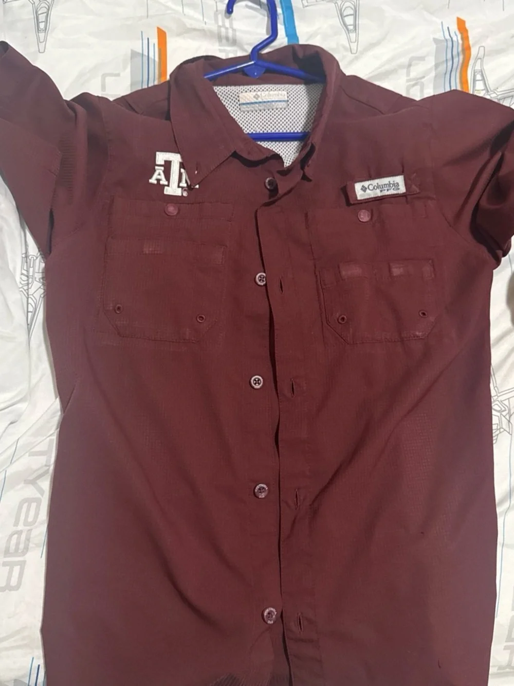 Columbia Men’s Maroon Short-Sleeve Button-Up Shirt